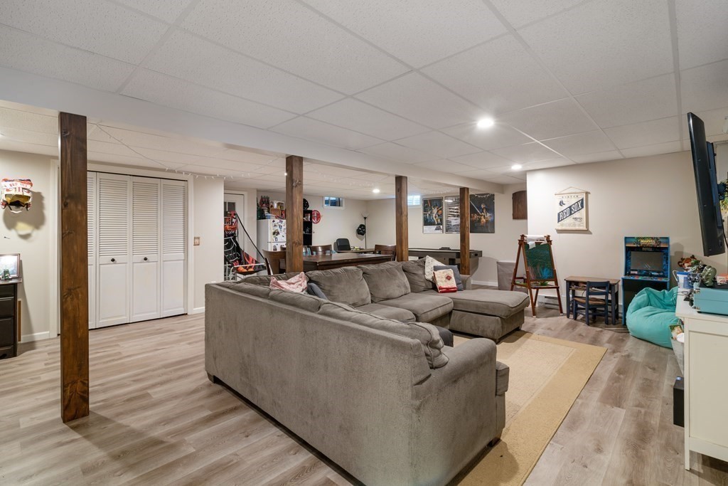2 Firefly Lane Sandwich, MA 02563 - Photo 19 of 29 Gallery Image 19
