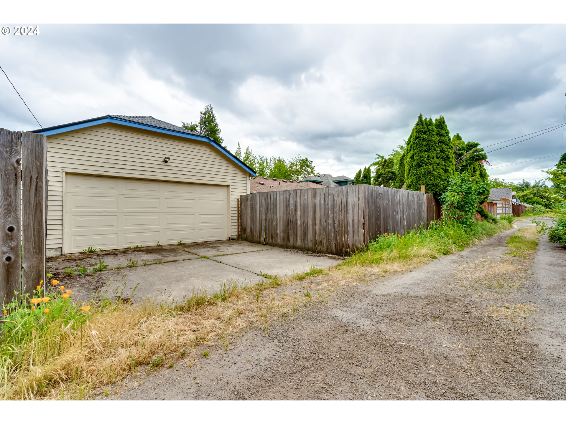 1038 5th Street Springfield, OR 97477 - Photo 25 of 26 a view of outdoor space and yard