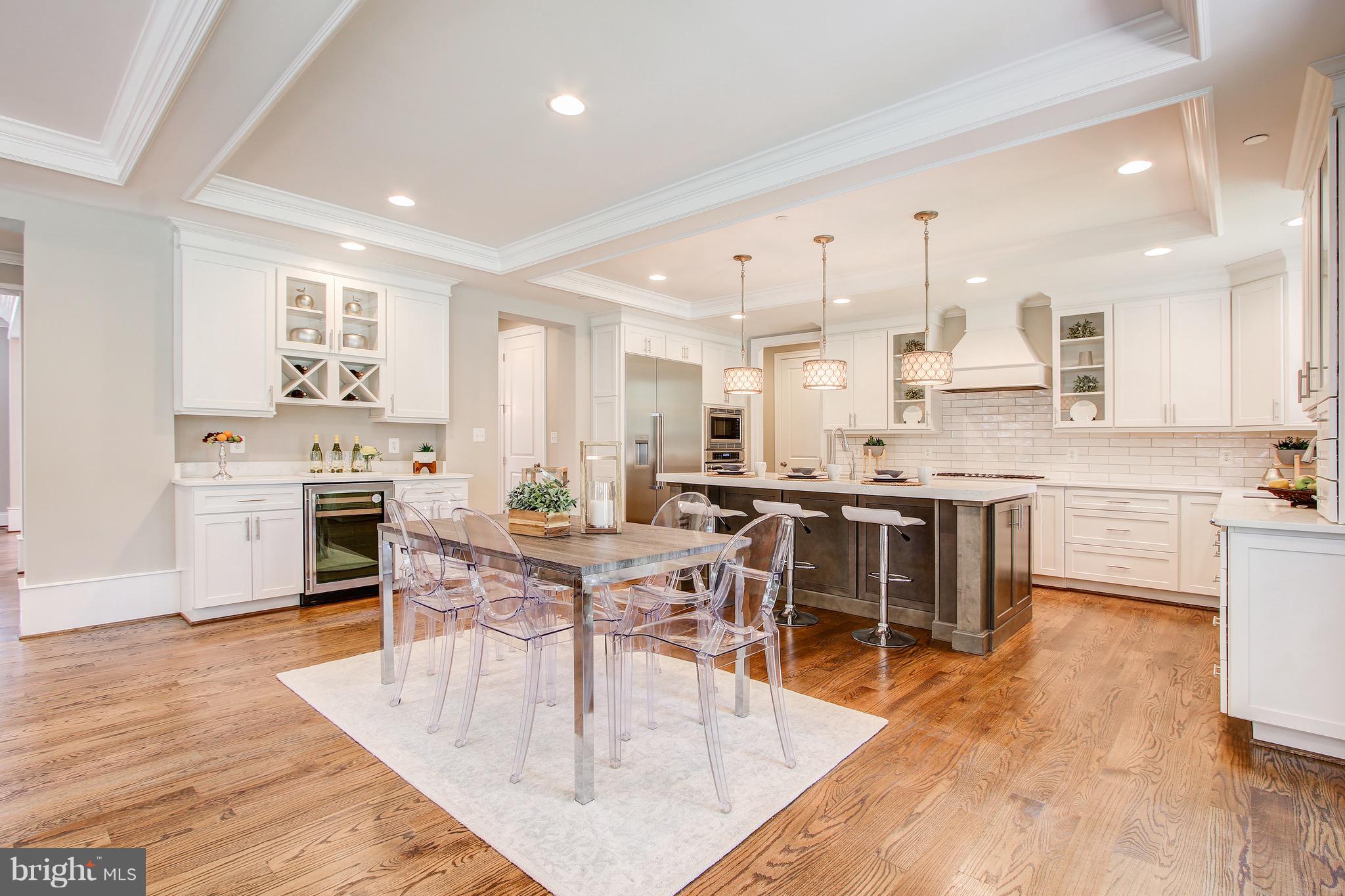 5813 Ridgefield Road Bethesda, MD 20816 - Photo 10 of 24 Kitchen Table Space