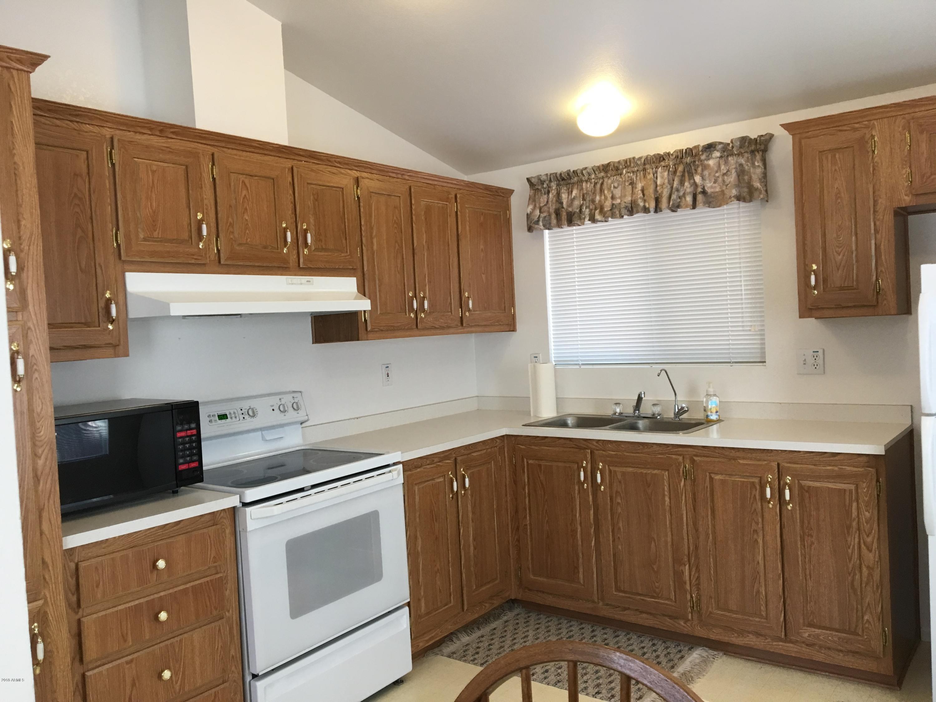 4243 East Blue Ridge Loop Pinetop, AZ 85935 - Photo 7 of 21 Kitchen is so spacious