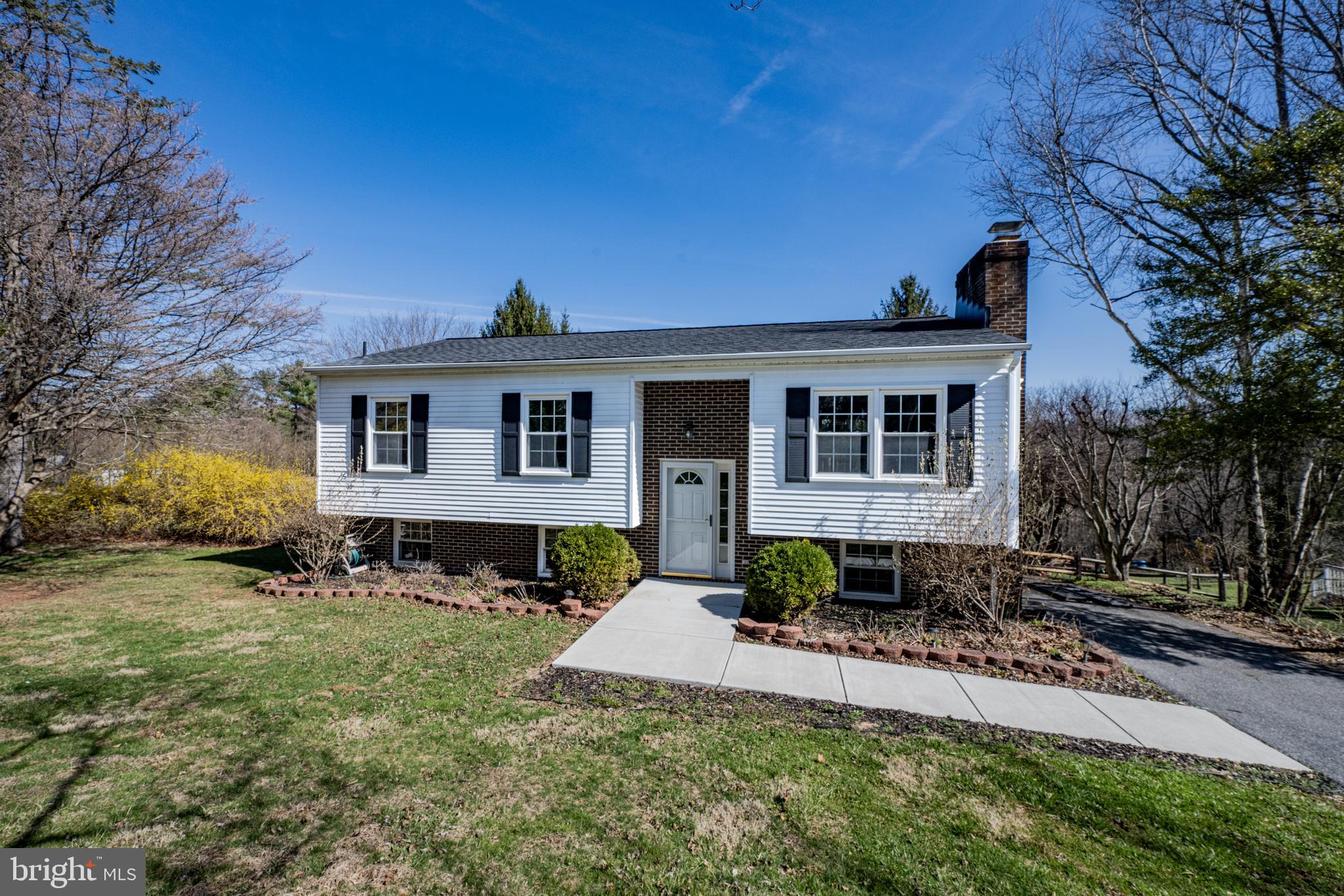 2402 Raintree Avenue Westminster, MD 21157 - Photo 3 of 32