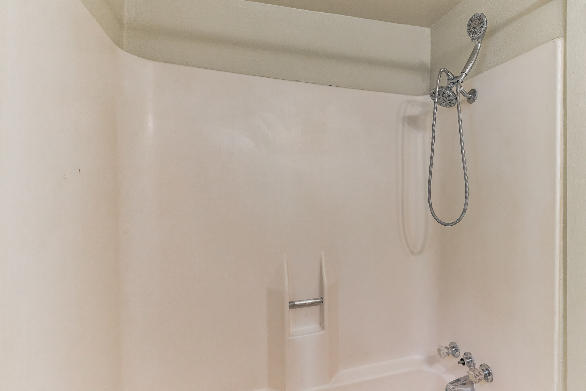 501 East 4th Street Georgetown, TX 78626 - Photo 18 of 25 a bathroom with a shower
