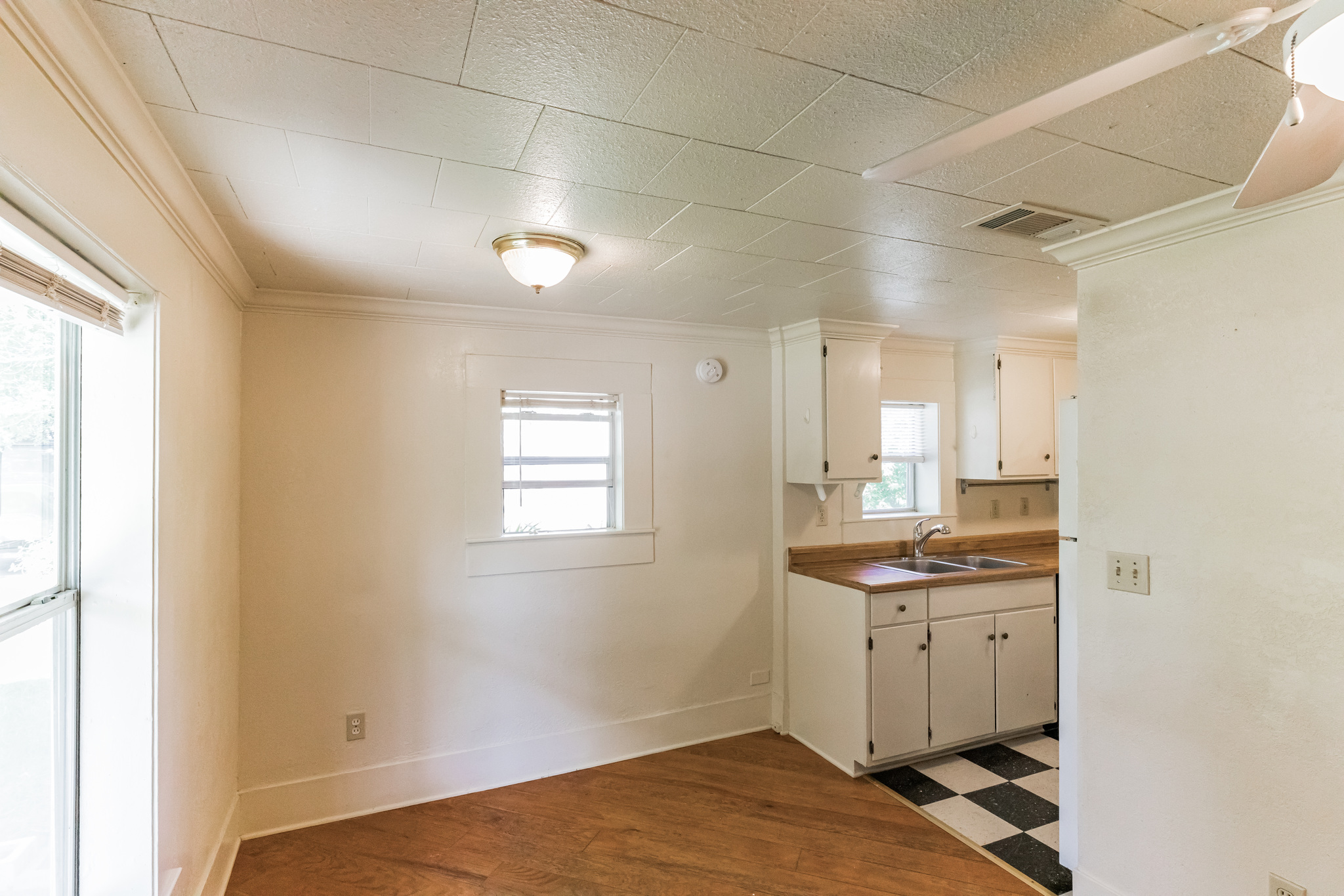 501 East 4th Street Georgetown, TX 78626 - Photo 10 of 25 a view of a kitchen and a sink