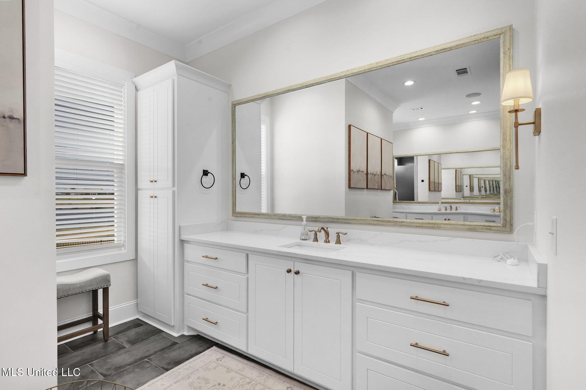 104 Chamberlin Court Madison, MS 39110 - Photo 42 of 106 His Vanity