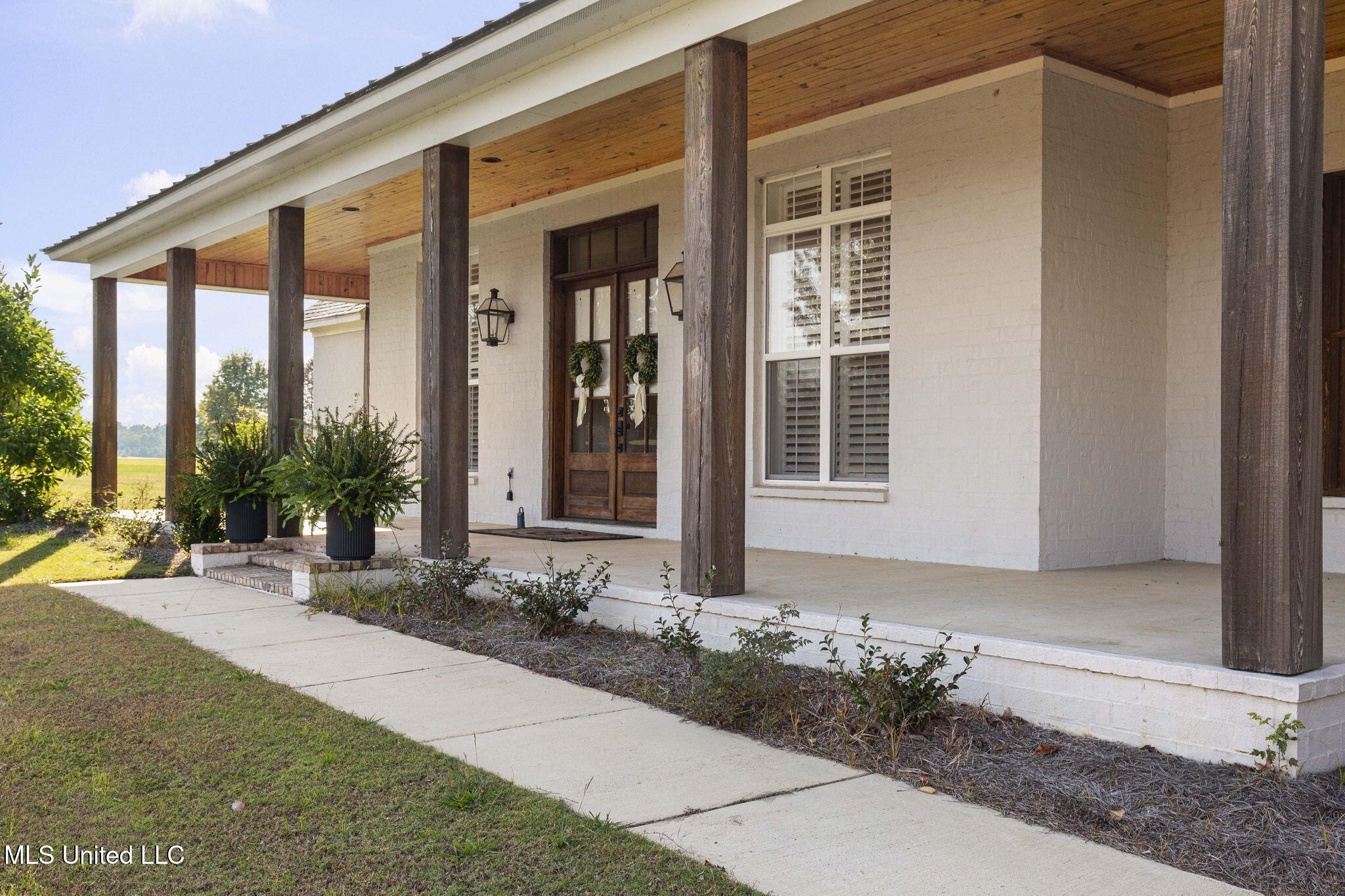 104 Chamberlin Court Madison, MS 39110 - Photo 10 of 106 Front Porch