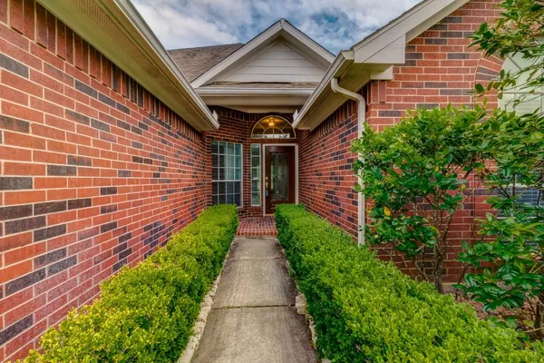 $2,300 | 11406 Bottlebrush Lane, Houston, TX 77095