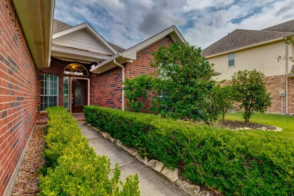 $2,300 | 11406 Bottlebrush Lane, Houston, TX 77095