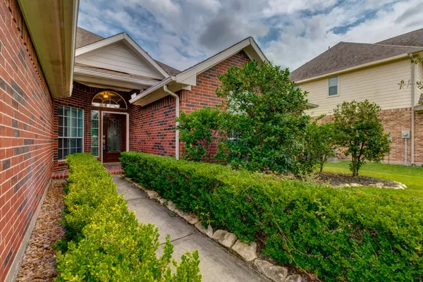 $2,300 | 11406 Bottlebrush Lane, Houston, TX 77095