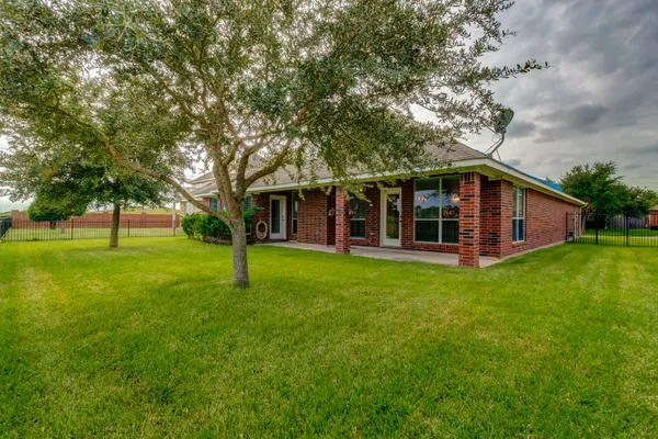 $2,300 | 11406 Bottlebrush Lane, Houston, TX 77095