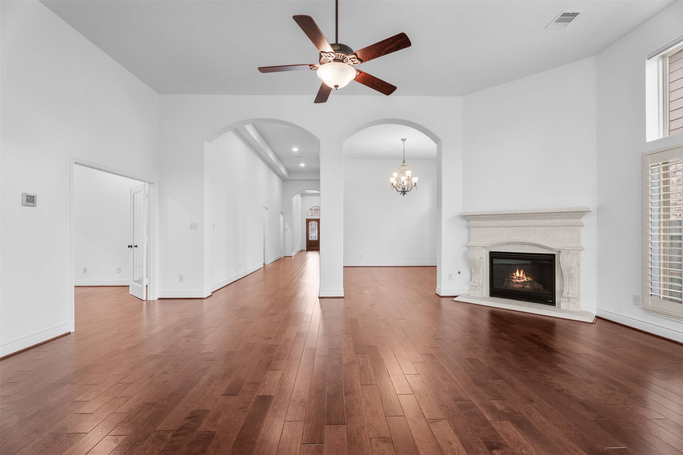 27318 Pendleton Trace Drive Spring, TX 77386 - Photo 3 of 47 Family room