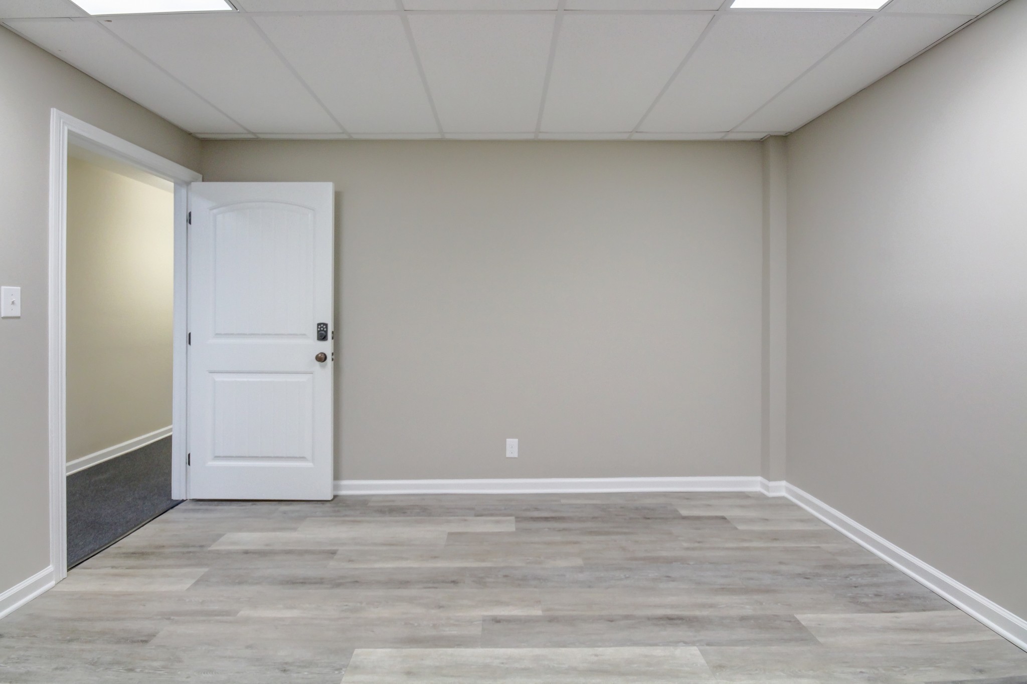 1017 South Riverside Drive Clarksville, TN 37040 - Photo 29 of 51 a view of an empty room