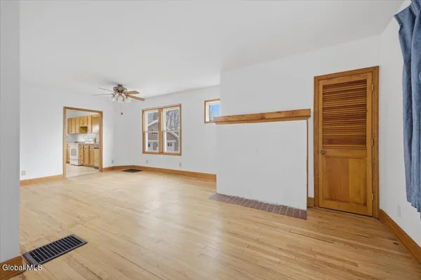 $275,000 | 18 Pine Avenue, Colonie, NY 12205