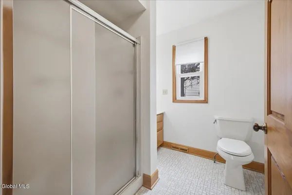 $275,000 | 18 Pine Avenue, Colonie, NY 12205