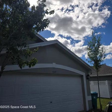 a view of outdoor space