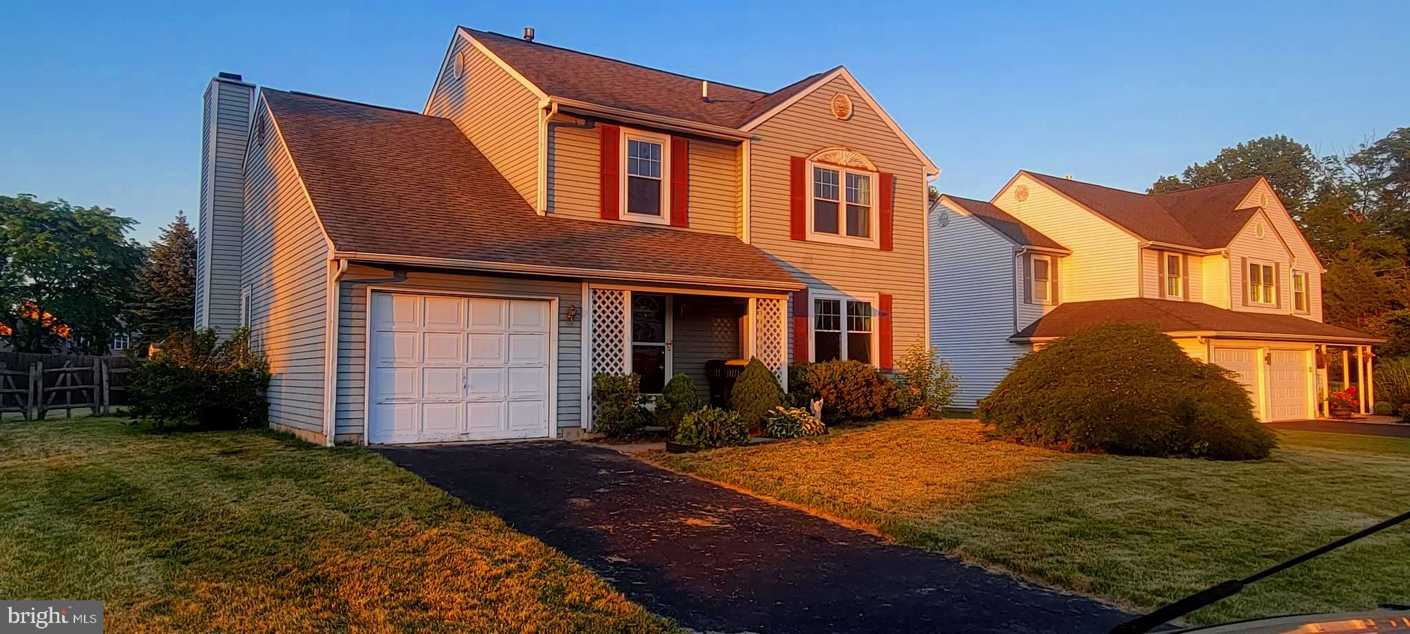 737 Jarrett Road Horsham, PA 19044 - Photo 2 of 27