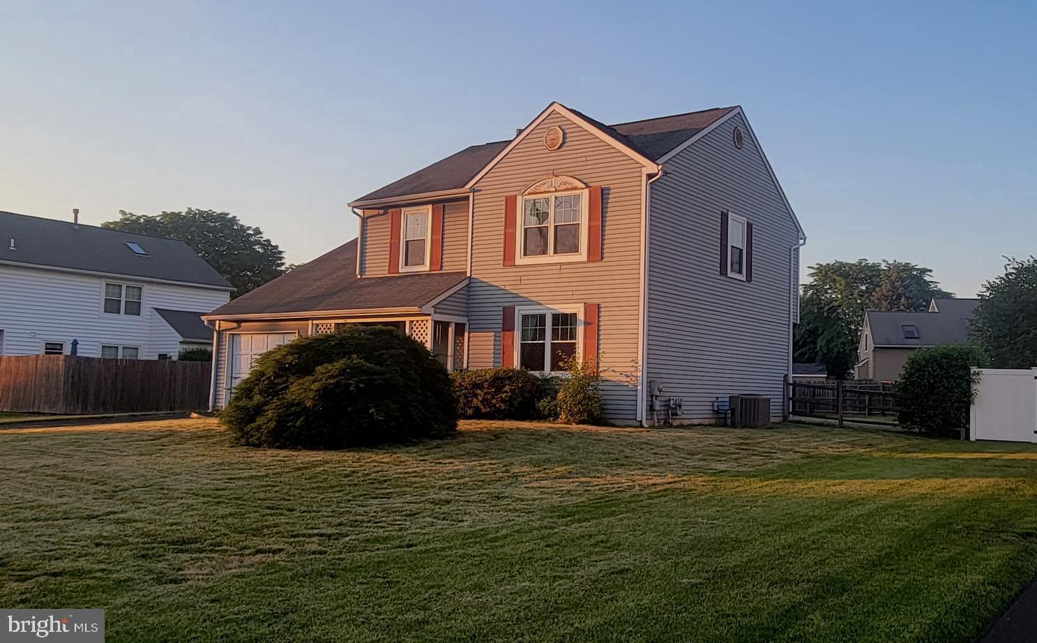 737 Jarrett Road Horsham, PA 19044 - Photo 3 of 27