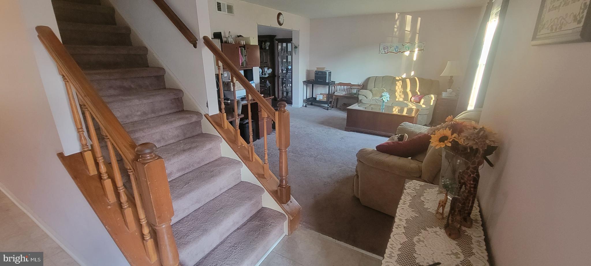 737 Jarrett Road Horsham, PA 19044 - Photo 4 of 27