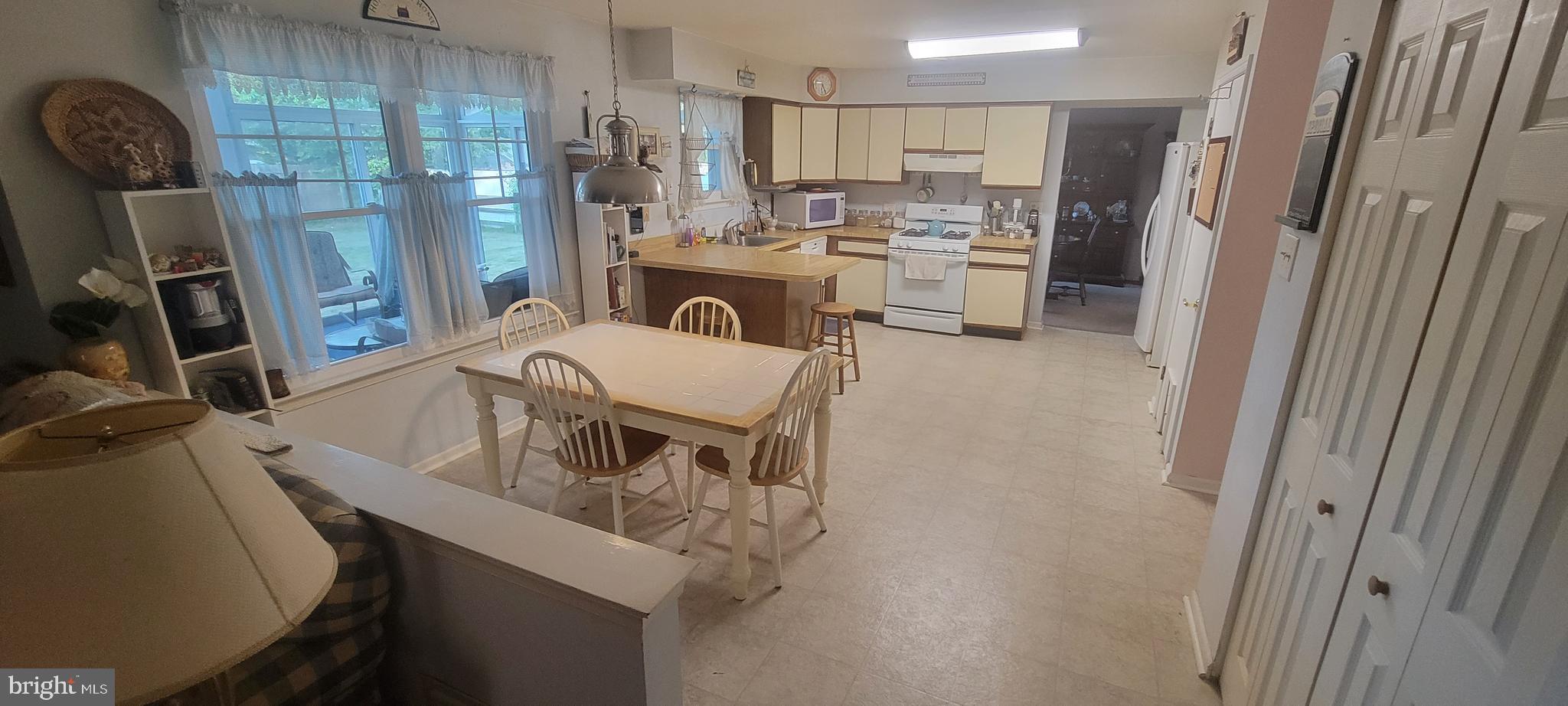 737 Jarrett Road Horsham, PA 19044 - Photo 6 of 27