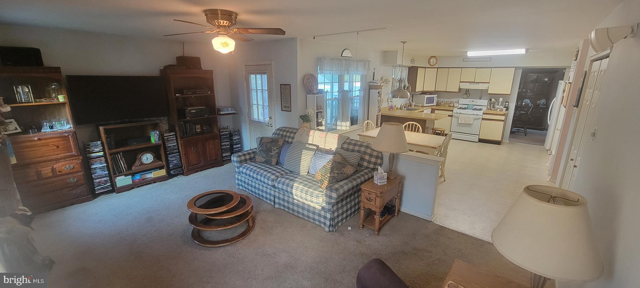 737 Jarrett Road Horsham, PA 19044 - Photo 8 of 27