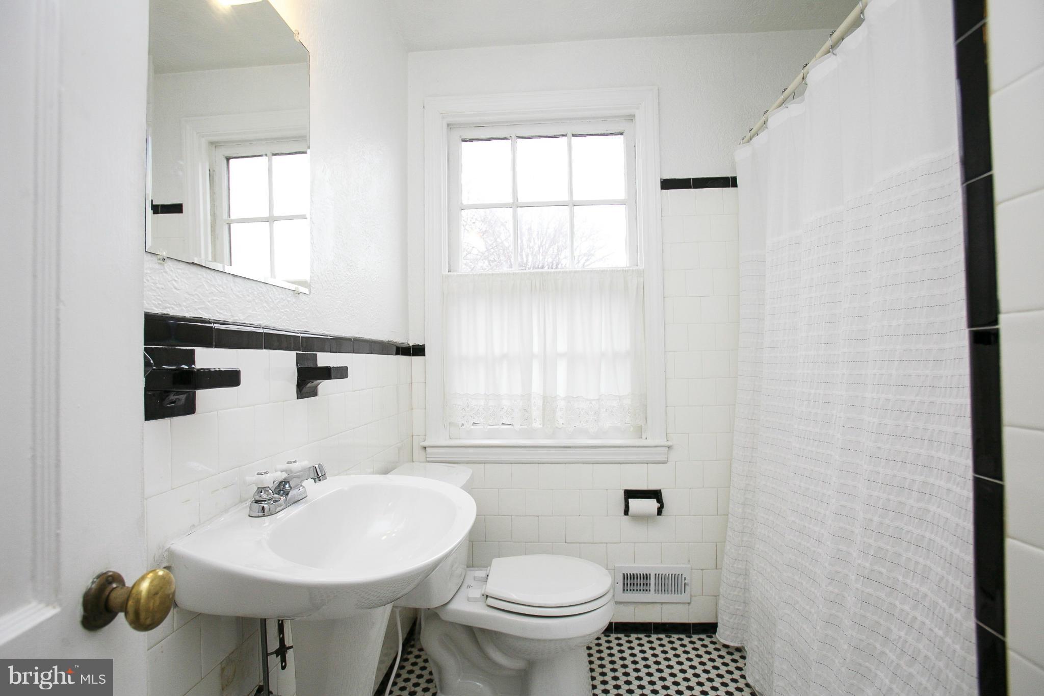 118 Hopkins Road Baltimore, MD 21212 - Photo 14 of 29 Bath