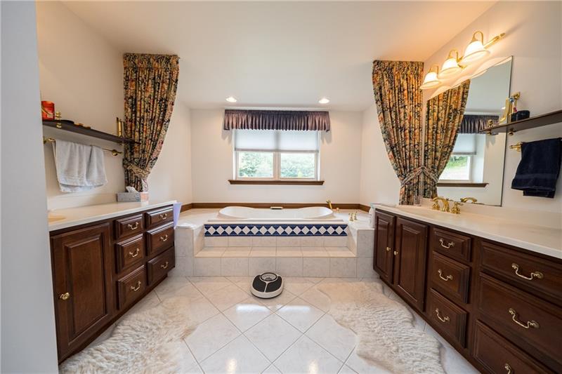 3972 Middle Road Glenshaw, PA 15116 - Photo 14 of 24 Gallery Image 14
