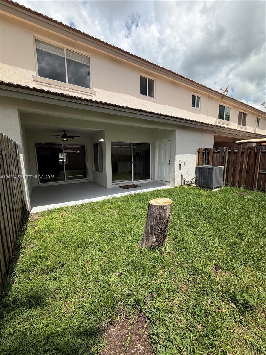 7455 Southwest 162nd Place Miami, FL 33193 - Photo 5 of 34