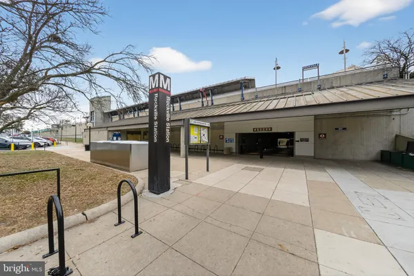 $1,850 | 20 Monroe Street, Unit 20102, Rockville, MD 20850
