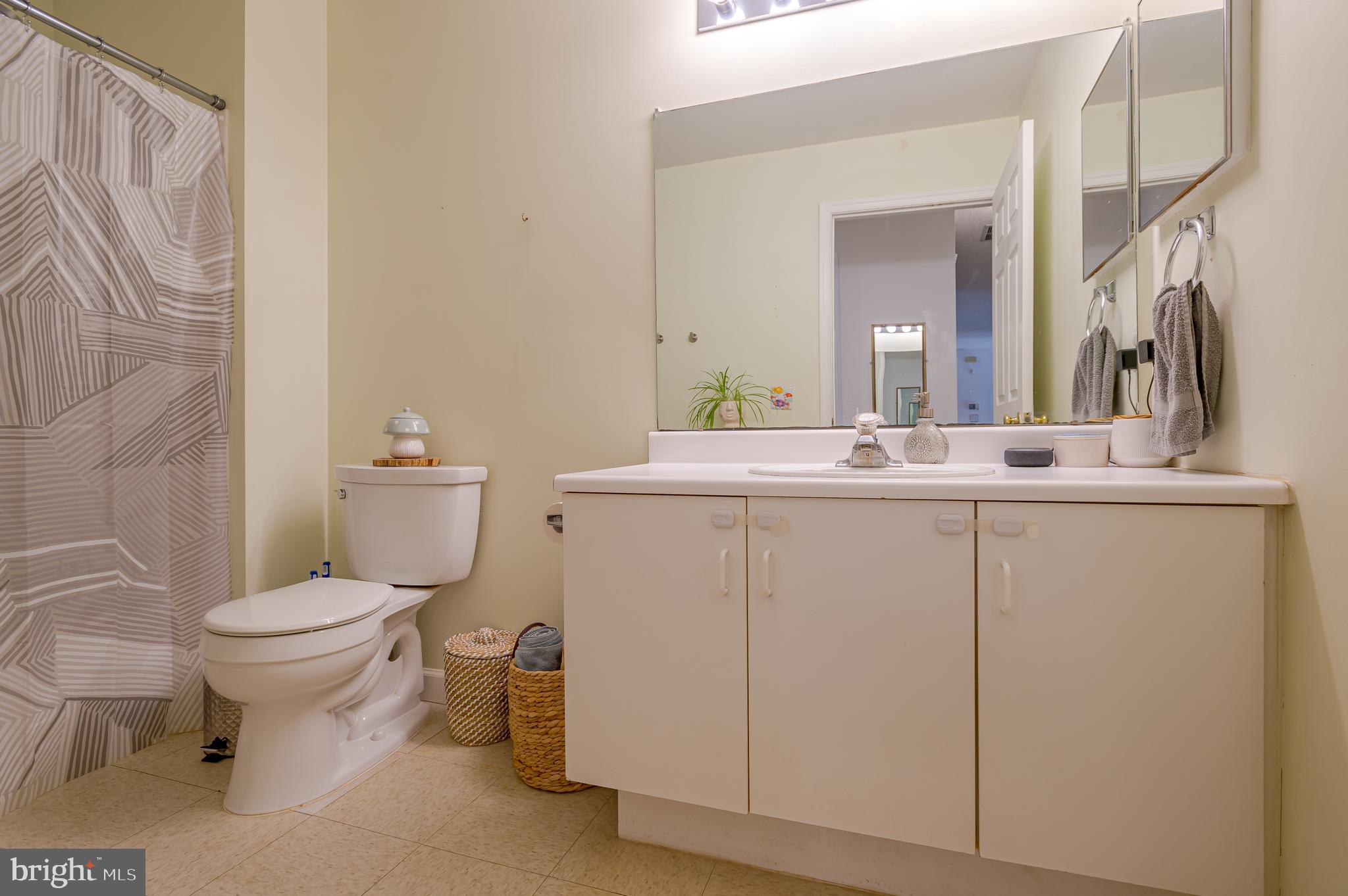 203 Castleton Court Pennington, NJ 08534 - Photo 9 of 11