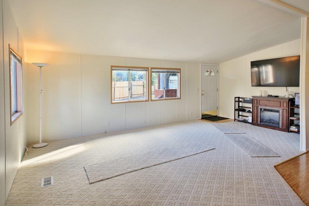 443 Gibson Street Merlin, OR 97532 - Photo 5 of 30 Additional Photo