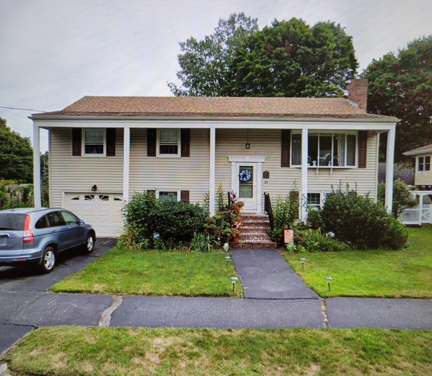 39 Riverside Drive Reading, MA 01867 - Photo 2 of 36 Gallery Image 2
