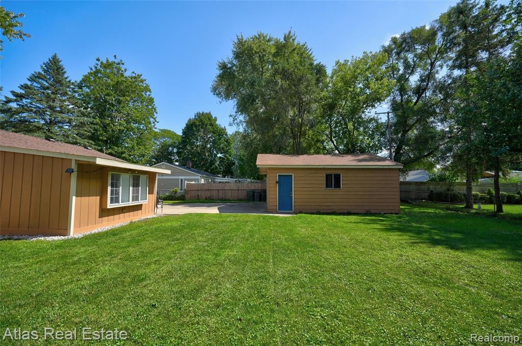 2479 Liter Road Lake Orion, MI 48359 - Photo 9 of 33 Gallery Image 9