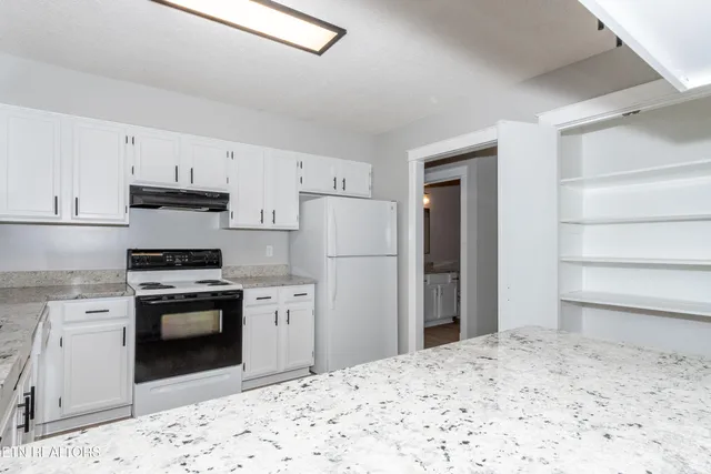 $574,900 | 1421 Cedar Park Drive, Maryville, TN 37803