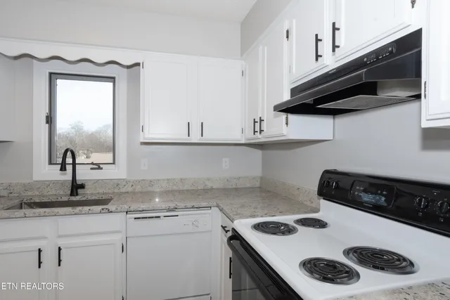 $574,900 | 1421 Cedar Park Drive, Maryville, TN 37803