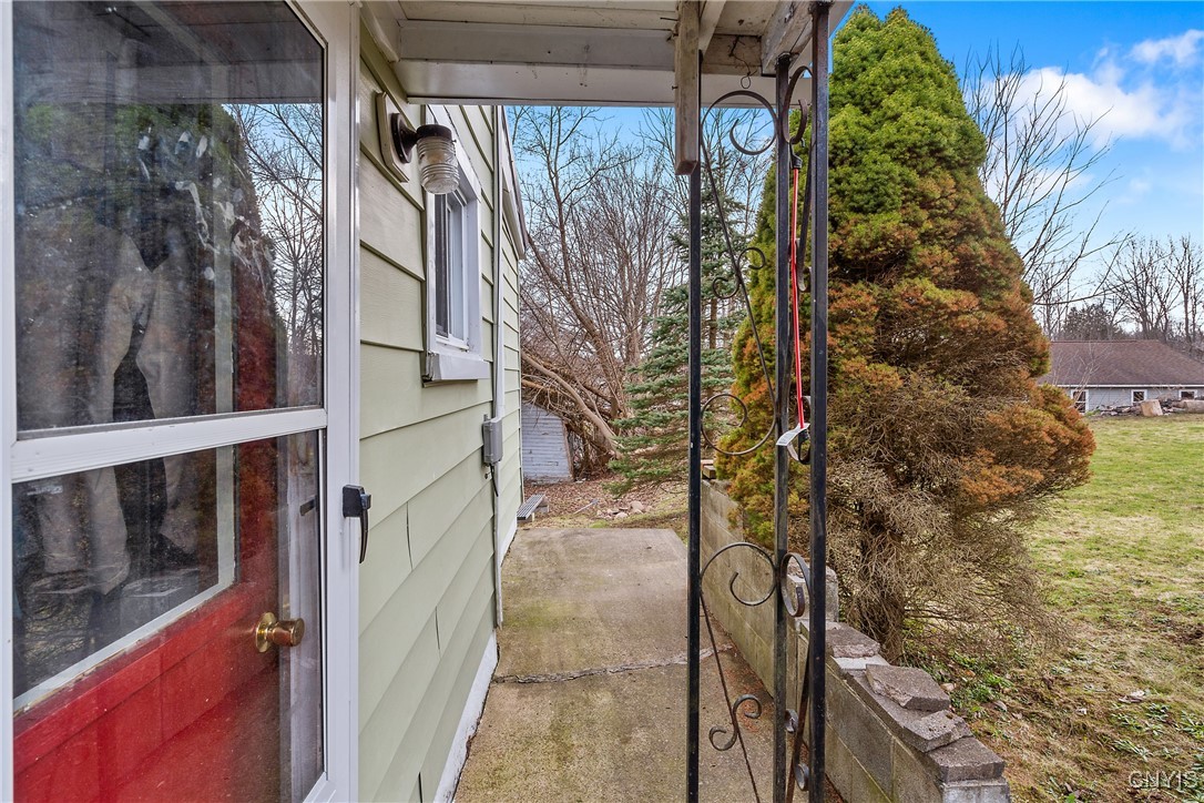 87 Canal Road Schroeppel, NY 13135 - Photo 2 of 28