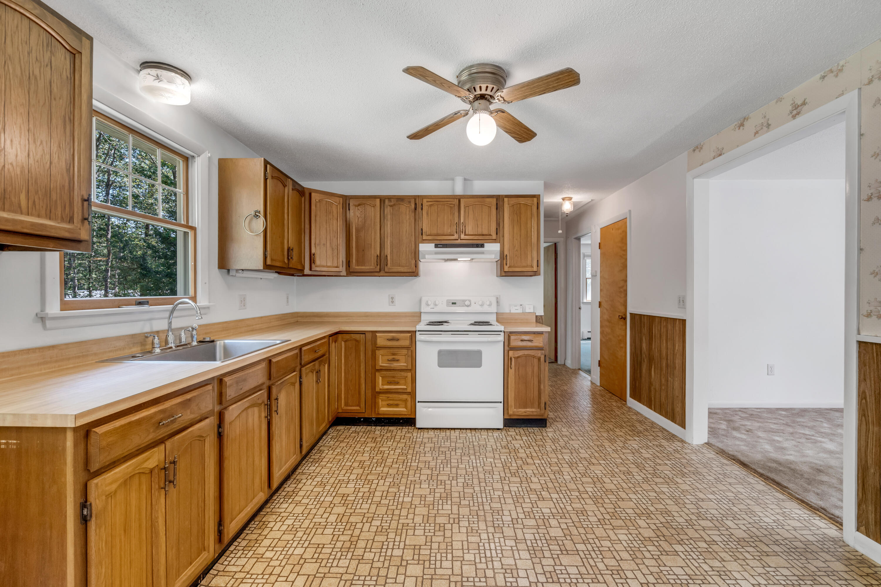 34 Highland Road Standish, ME 04084 - Photo 19 of 67 Kitchen