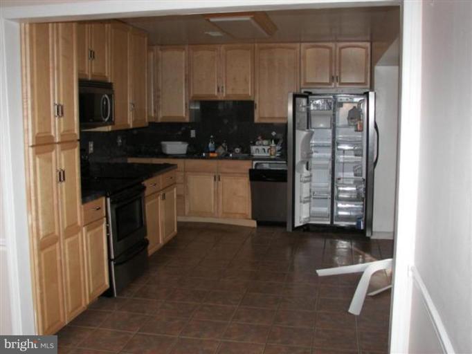 23925 Stringtown Road Clarksburg, MD 20871 - Photo 2 of 8 Kitchen with lots of cabinets