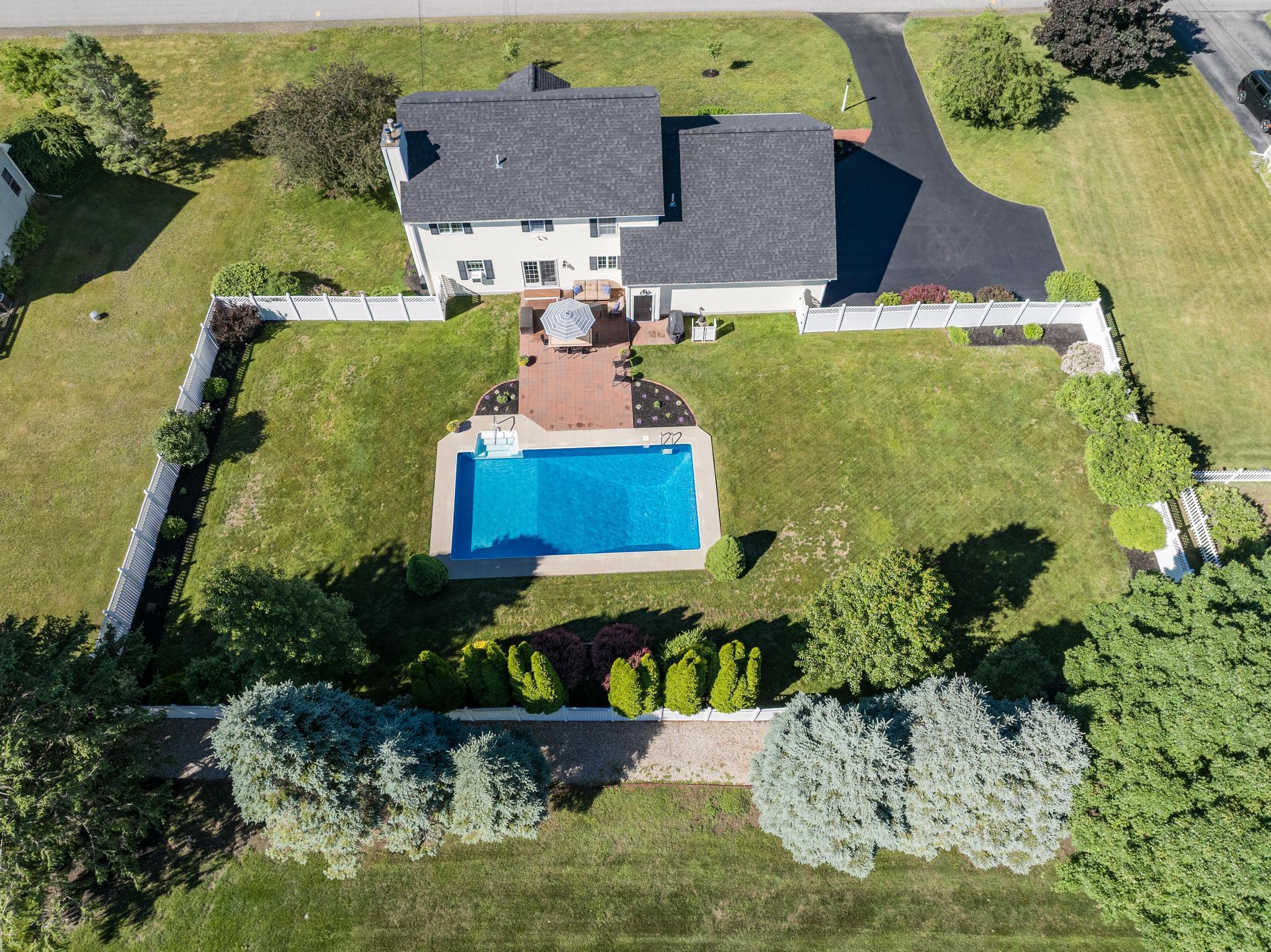 7 Lisa Lane Rochester, NH 03868 - Photo 2 of 60