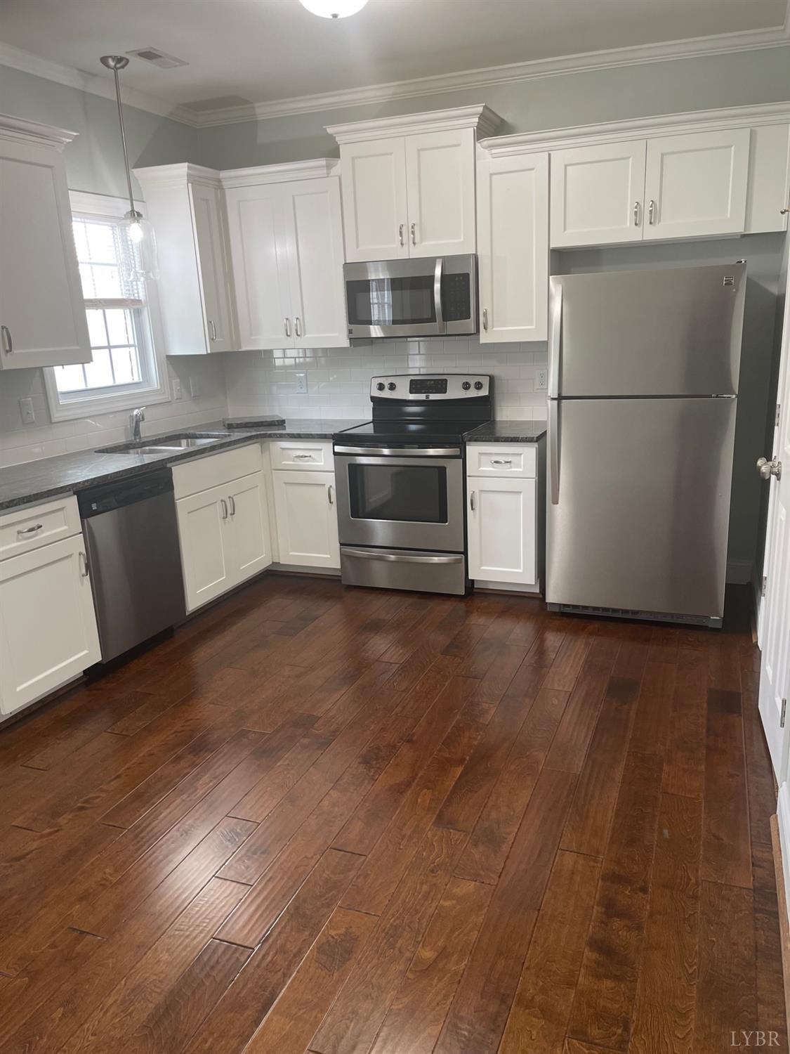 824 Wiggington Road, Unit 101 Lynchburg, VA 24501 - Photo 11 of 25 Gallery Image 11