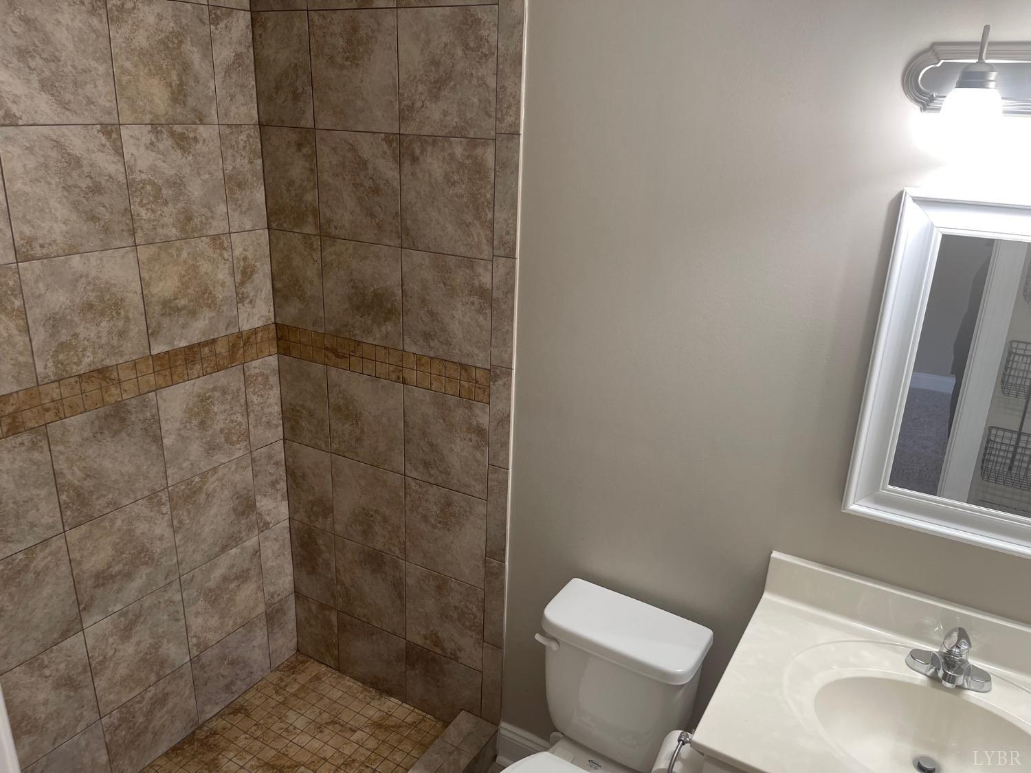 824 Wiggington Road, Unit 101 Lynchburg, VA 24501 - Photo 19 of 25 Gallery Image 19