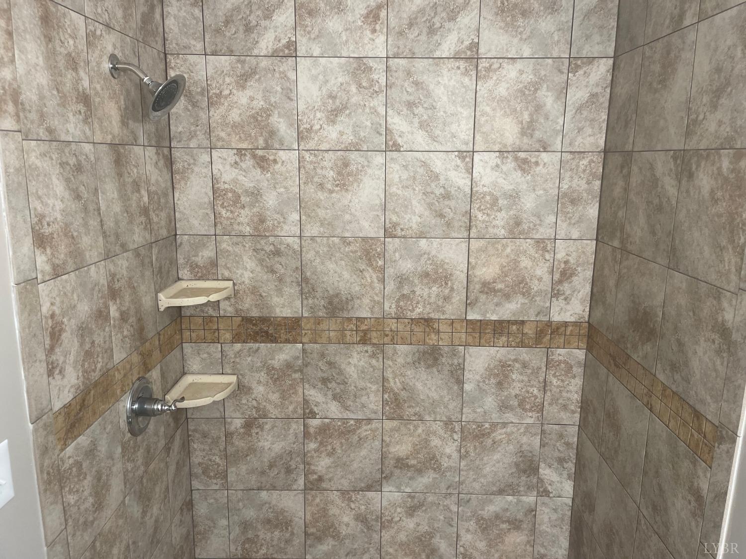 824 Wiggington Road, Unit 101 Lynchburg, VA 24501 - Photo 20 of 25 Gallery Image 20