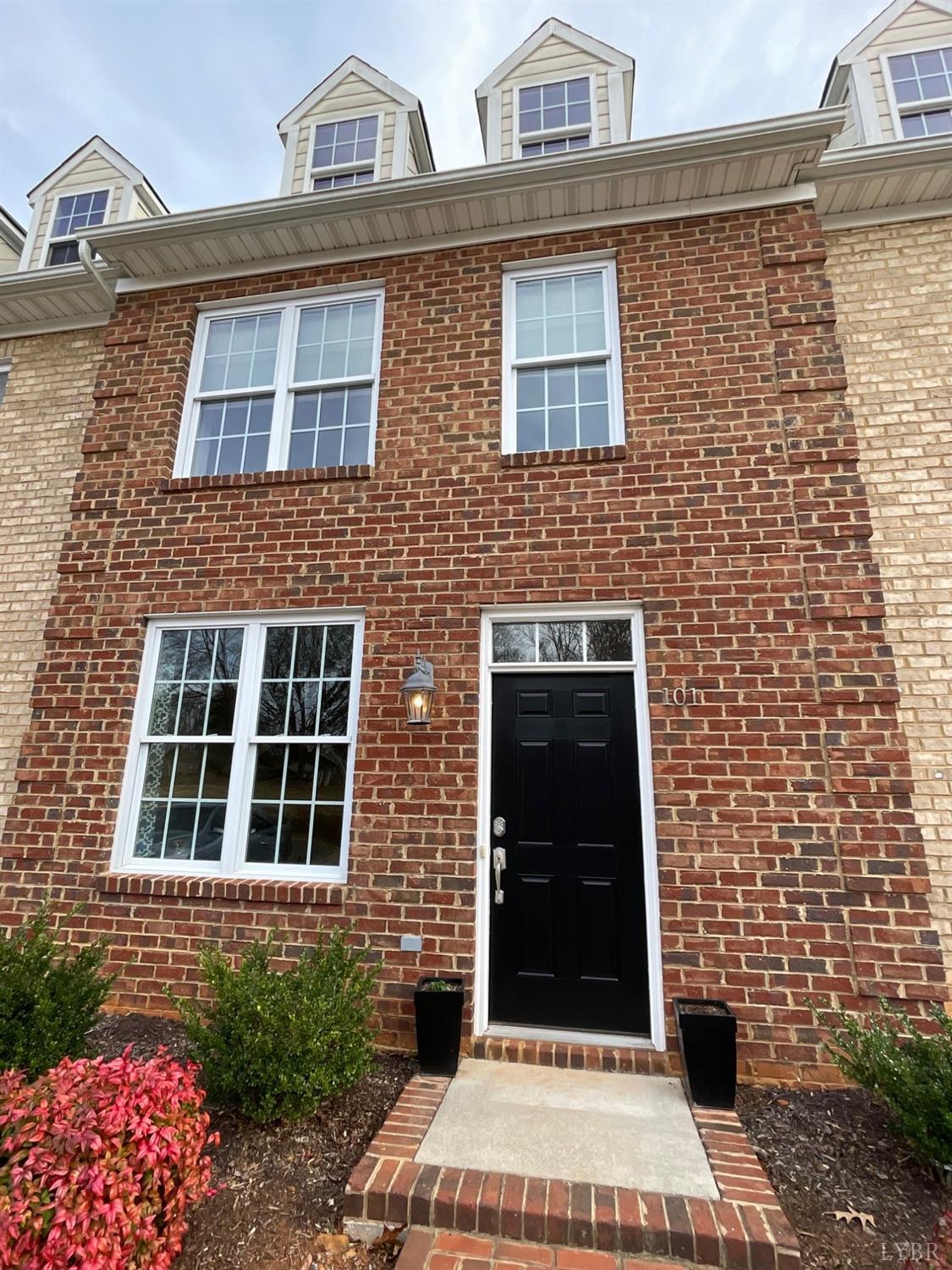 824 Wiggington Road, Unit 101 Lynchburg, VA 24501 - Photo 2 of 25 Gallery Image 2