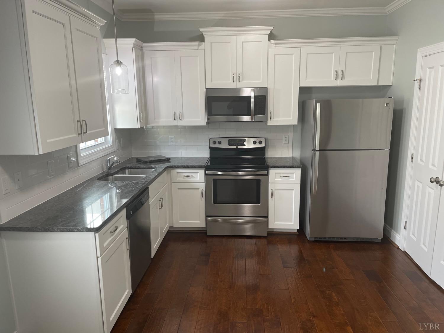 824 Wiggington Road, Unit 101 Lynchburg, VA 24501 - Photo 9 of 25 Gallery Image 9
