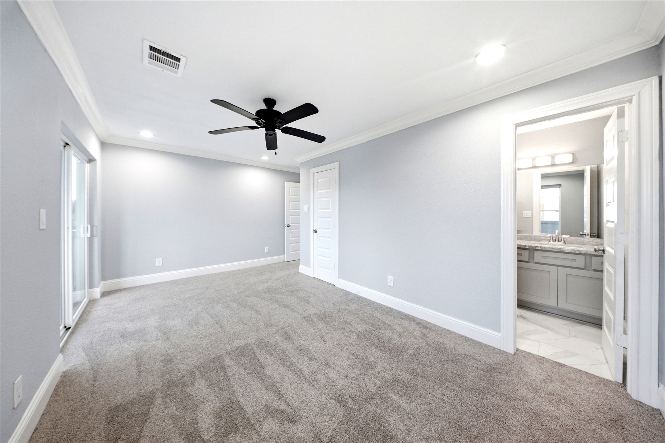 2811 Wichita Street Houston, TX 77004 - Photo 15 of 18 3rd Floor Bedroom