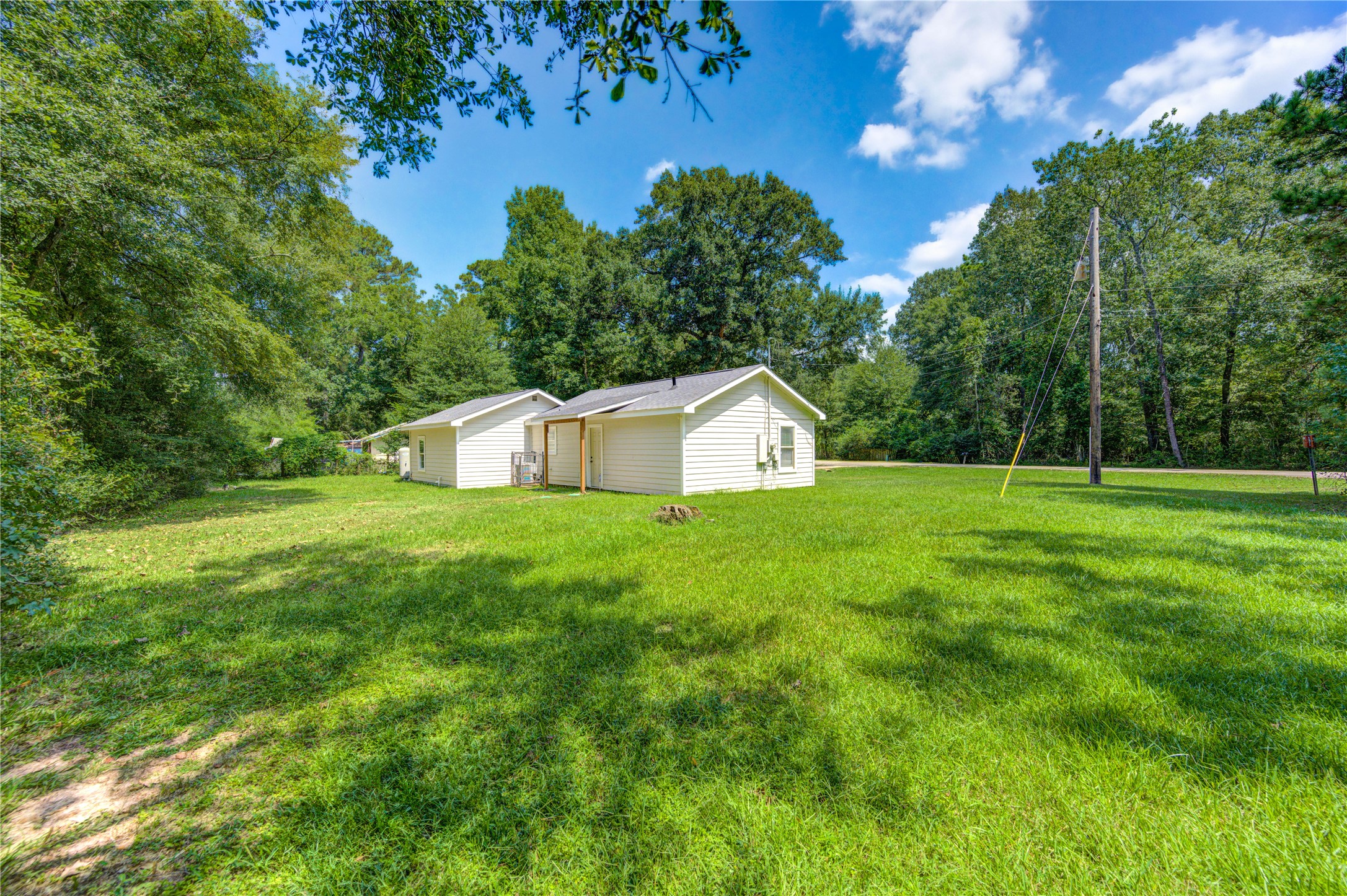 411 Waterfall Drive Huffman, TX 77336 - Photo 3 of 17