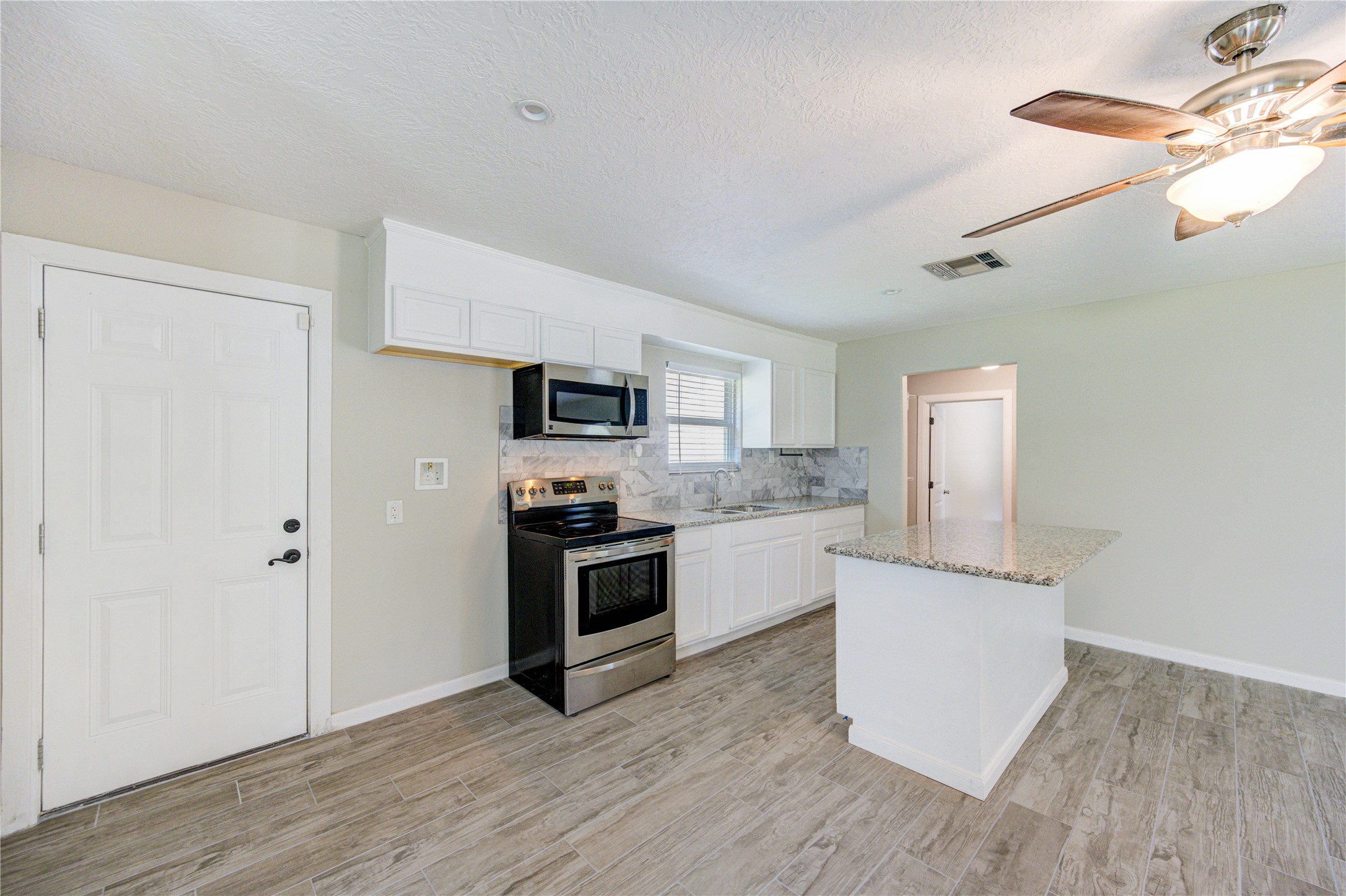 411 Waterfall Drive Huffman, TX 77336 - Photo 7 of 17