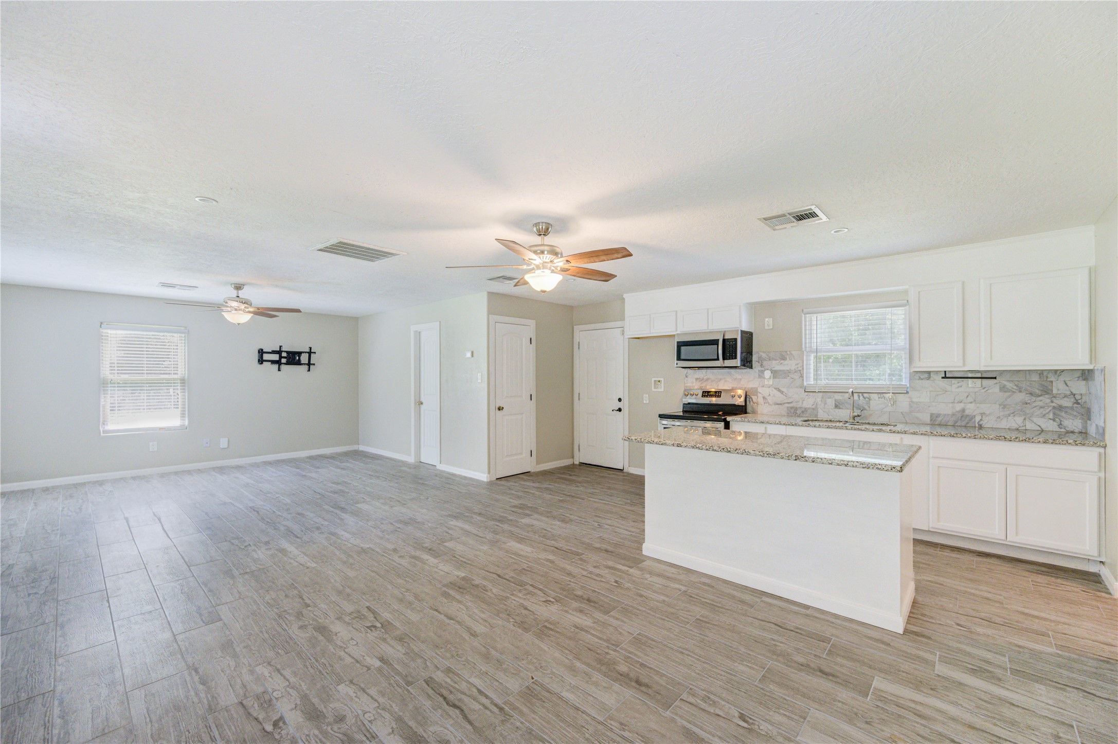 411 Waterfall Drive Huffman, TX 77336 - Photo 8 of 17