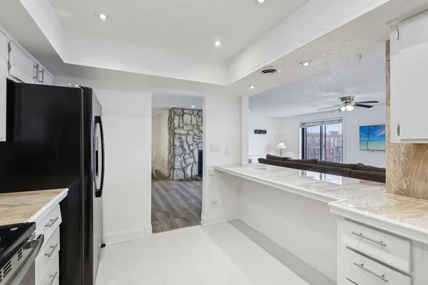 $275,000 | 9815 Lawrence Court, Unit 3AF, Schiller Park, IL 60176