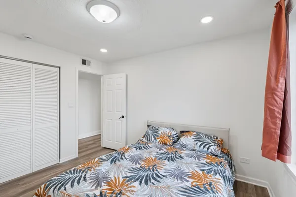 $275,000 | 9815 Lawrence Court, Unit 3AF, Schiller Park, IL 60176