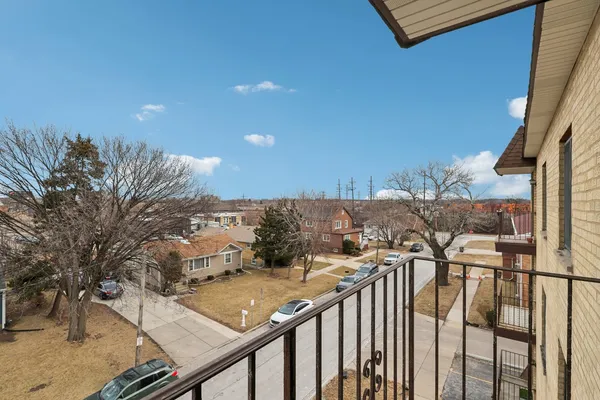 $275,000 | 9815 Lawrence Court, Unit 3AF, Schiller Park, IL 60176