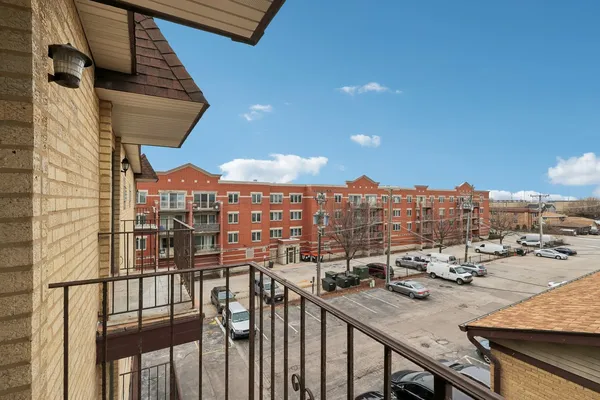 $275,000 | 9815 Lawrence Court, Unit 3AF, Schiller Park, IL 60176